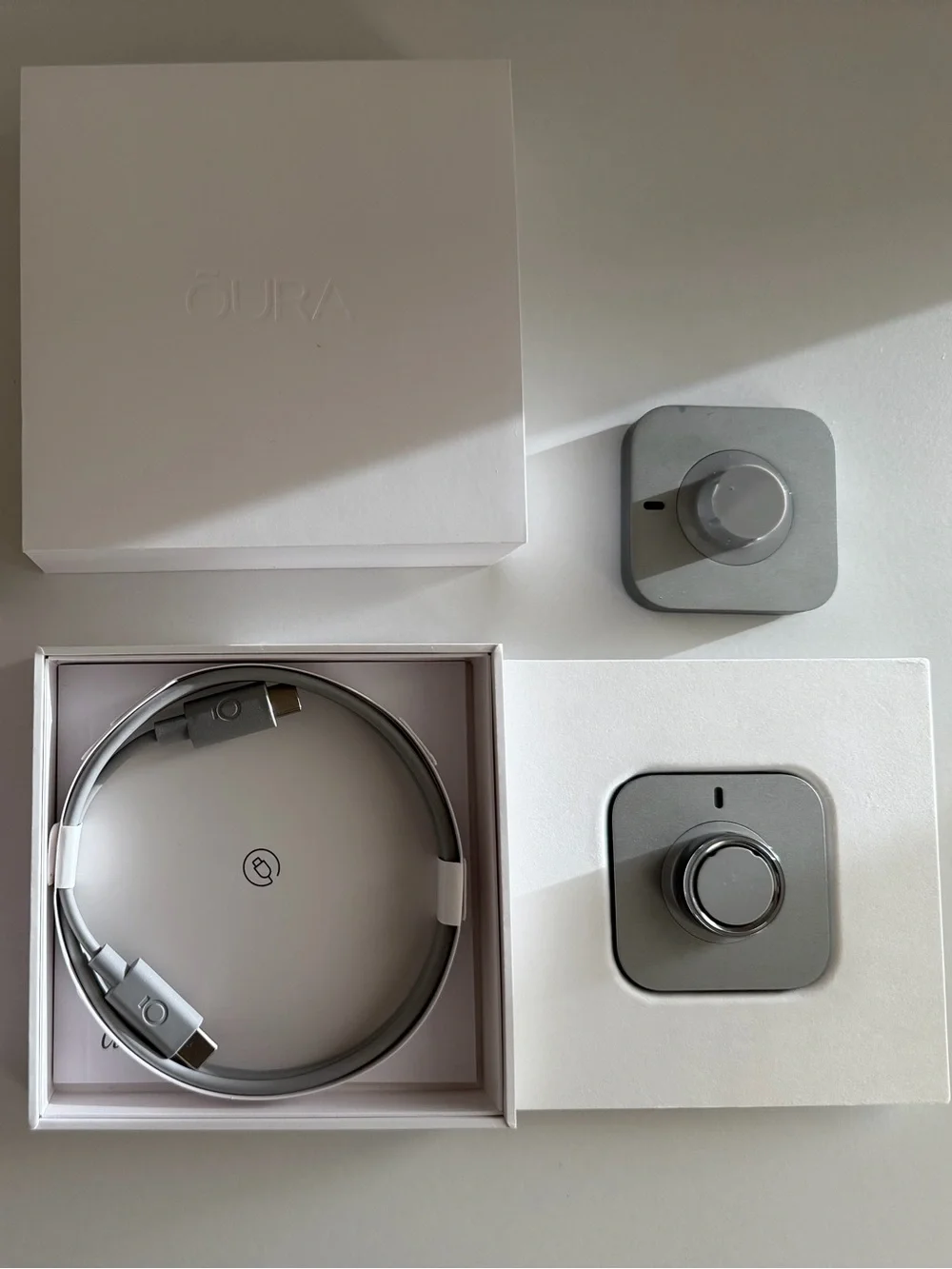 Oura Silver 8 Gray + 2 Charging Cables